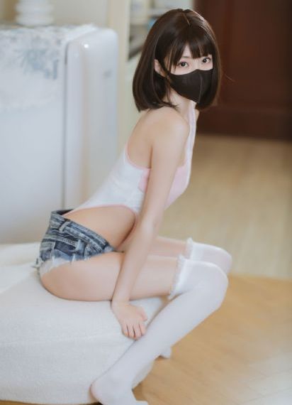 丝袜老师张开腿任我_高清电影在线观看