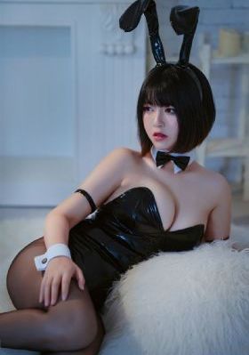 鞭打调教下贱的烂货校花h_720动漫在线观看